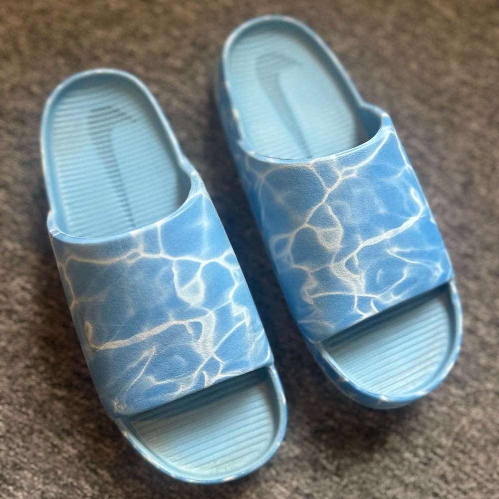 Nike Calm Coast & Signal Blue Slide Sandals size M7/W8 - Picture 2 of 2